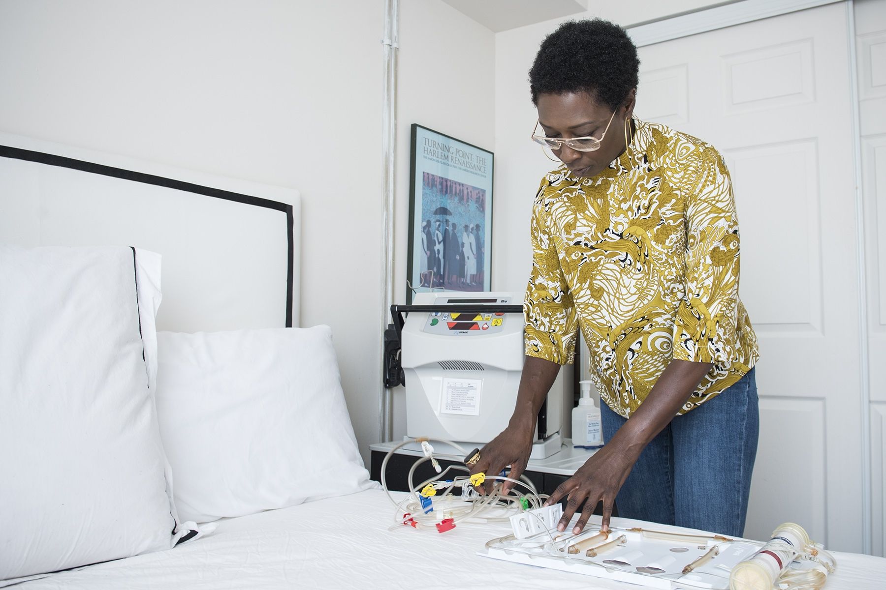 Thanks to her home dialysis machine, Patient Experience Advisor Karen Nicole Smith is able do her treatment in the comfort of her own home, rather than in a hospital setting. 
