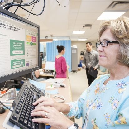 Emergency Department charge nurse Monica Griffiin takes a moment to register online for the 'Be A Donor' organ and tissue campagin at www.beadonor.ca/kgh8