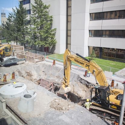 Construction crews are making good time installing new sewer pipes all the way up George Street.