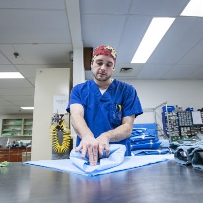 wrapping sterile tray