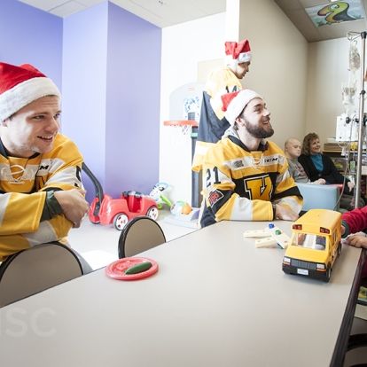 The Kingston Frontenacs bring smiles to the faces of pediatrics patients at KHSC