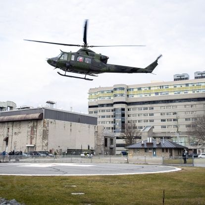 Helicopter lands at KGH site