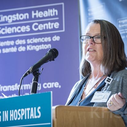 Angela Morin thanks Minister of Health and Long-Term Care Dr. Eric Hoskins on behalf of KHSC Patients and families.