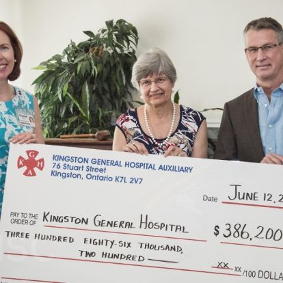 KGH Auxiliary President Sandra Fletcher (centre) to Elizabeth Bardon, KHSC VP of Missions, Strategy and Communication (left) and David O’Toole, Chair of KHSC Board of Directors (right)