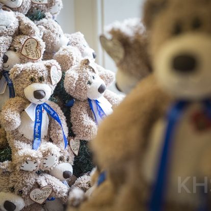 Thanks to the generosity of donors, the 2018 Teddy Bear Campaign raised more than $33,000 and distributed more than 300 large and small bears to our youngest patients across eight pediatric programs.