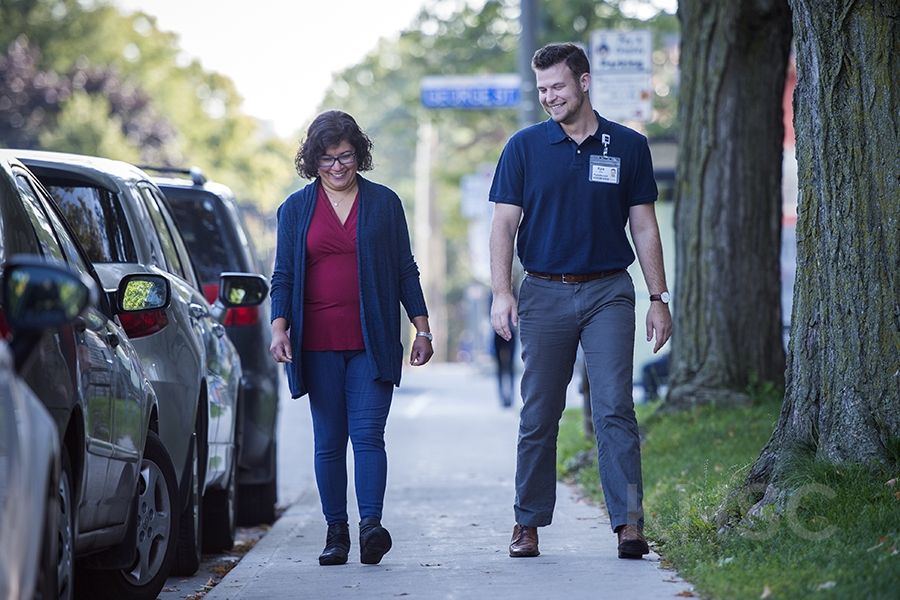 patient and physiotherapist