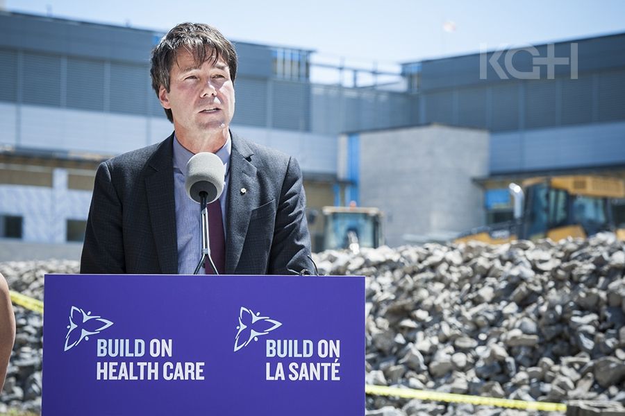 Minister of Health and Long-Term Care Dr. Eric Hoskins addresses guests and the media during the announcement.