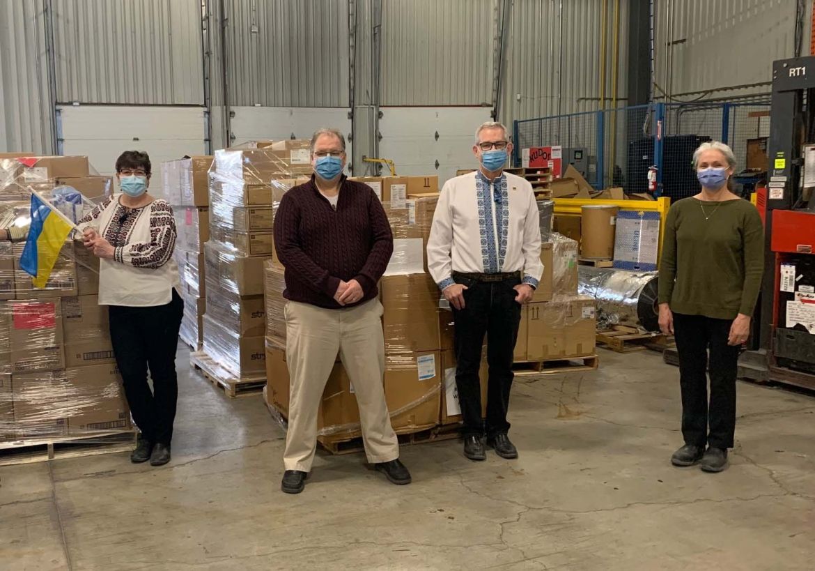 Dr. Kathie Doliszny, Scott Kelso from 3SO, Dr. Stephen Archer and Kathy Henry from SCI Logistics.