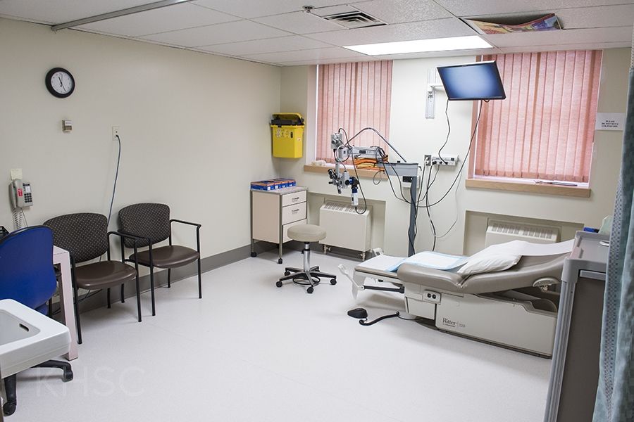 One of the exam rooms in our Colposcopy Clinic