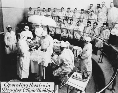 Operating theatre in the Douglas wing