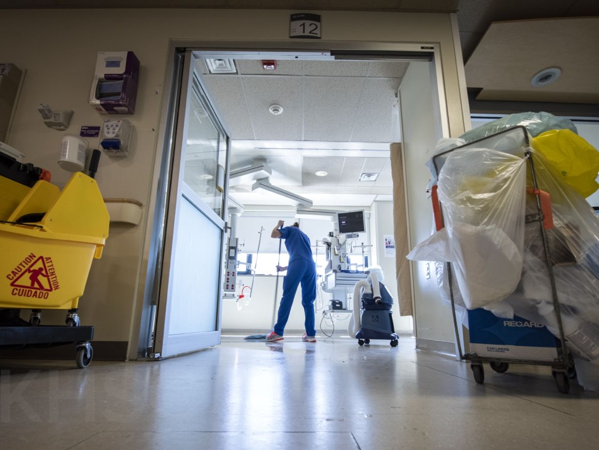 mm2_3265.jpg ESA cleaning empty room